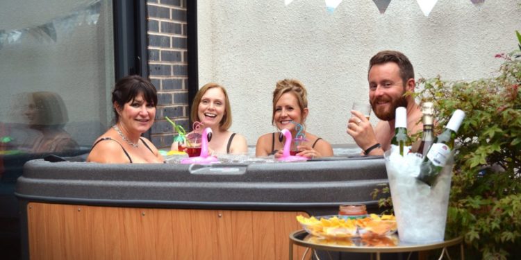 Leicester hot tub hire